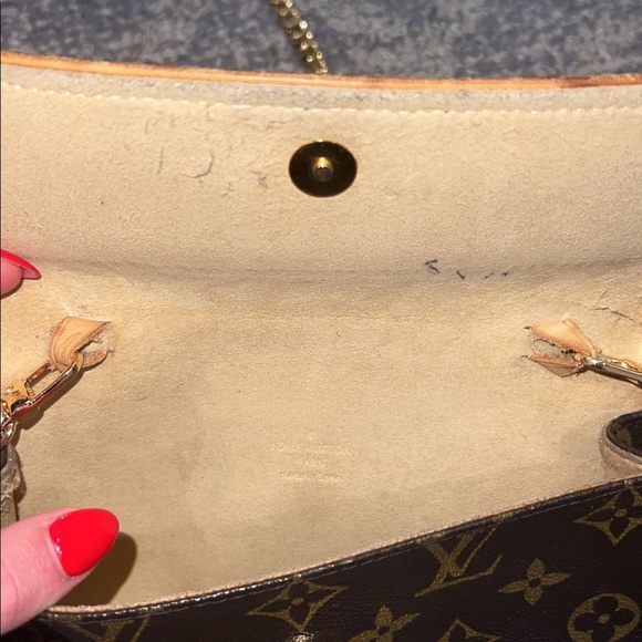 REAL Louis Vuitton Purse - Picture 6 of 8
